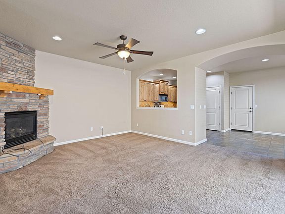 4th image of 1380 NE Carson St