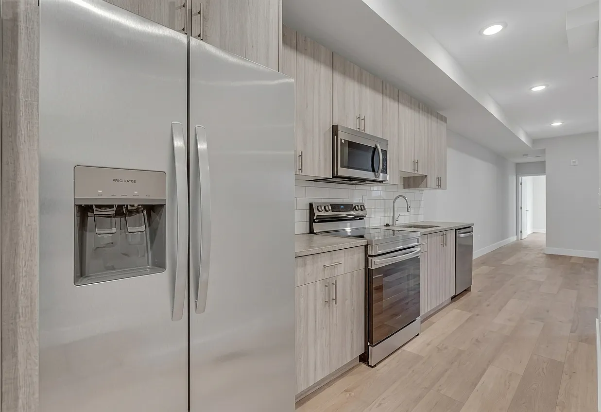 5 bed, 2500 sqft, $2,499 — Photo 1
