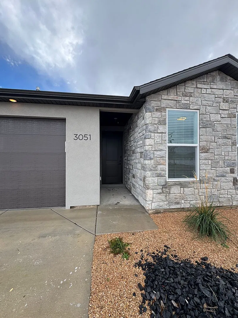 Brand New Ekko View Estates 3 Bedroom Home! — Photo 3