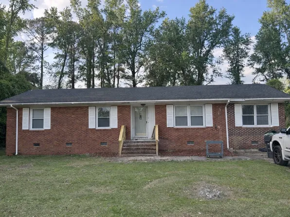 93 Landsdown Dr, Whiteville, NC 28472