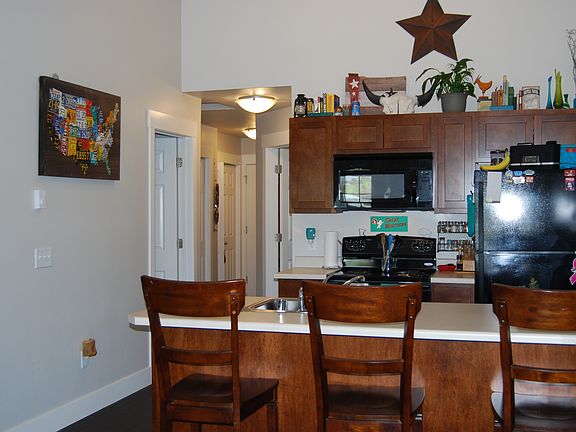 3rd image of 1725 S 3rd St W APT 201