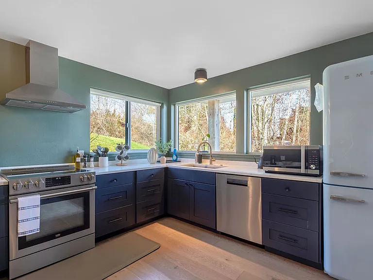 7941 SE Southworth Dr — Photo 36