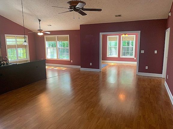 4th image of 713 Sanibel Cir