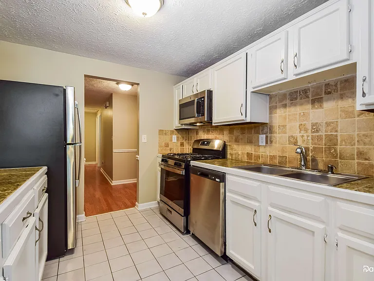 5219 Martins Crossing Rd — Photo 2