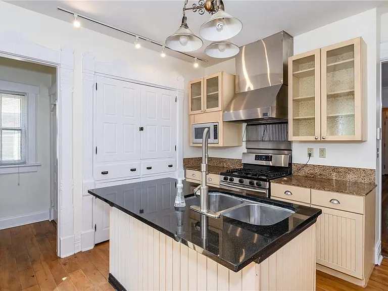 320 Park Dr — Photo 15