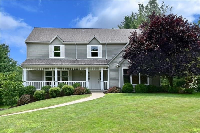 WELCOME HOME to 2521 Riva Ridge Court.
