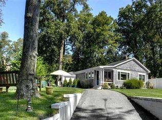 12 Westview Rd, Northport, NY 11768