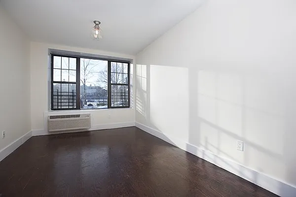 Sold by Iconik | media 1