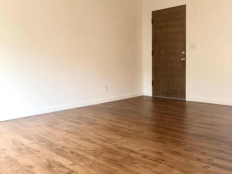 North Towne Manor — Photo 19