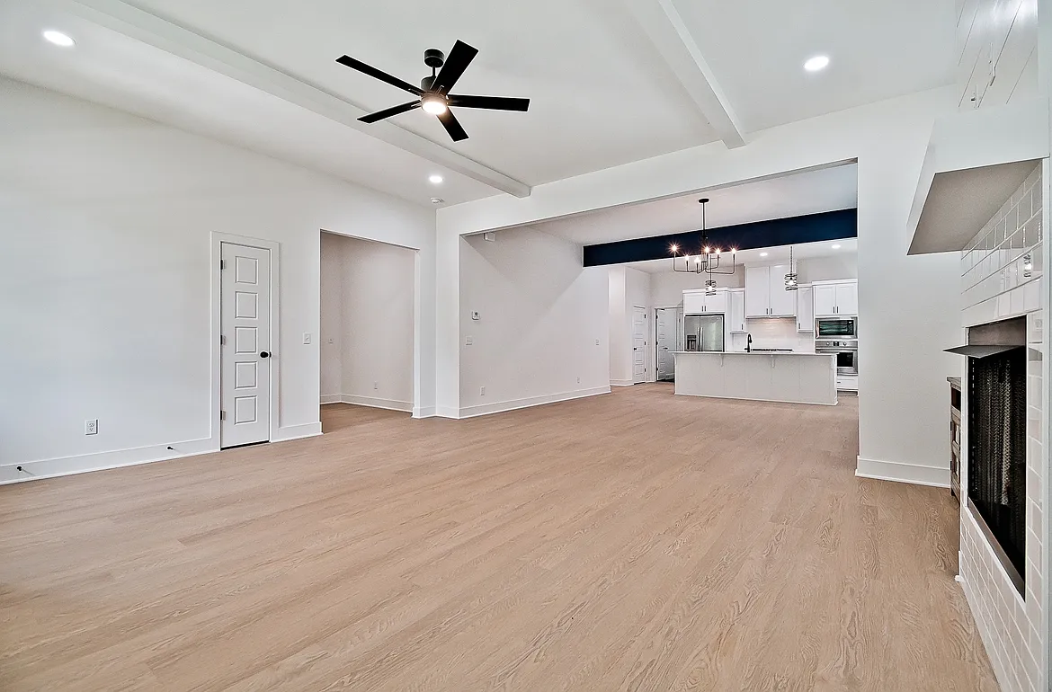 4 bed, 2508 sqft, $3,200 — Photo 4