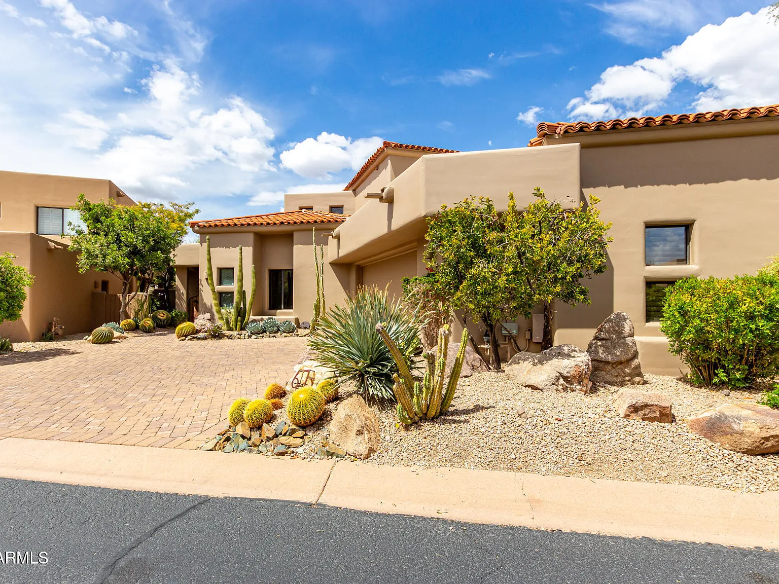 3 bed, 3.0 bath, 2448 sqft, $5,000 — Photo 4
