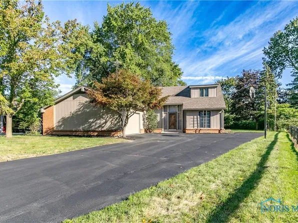 516 Highland Dr, Rossford, OH 43460