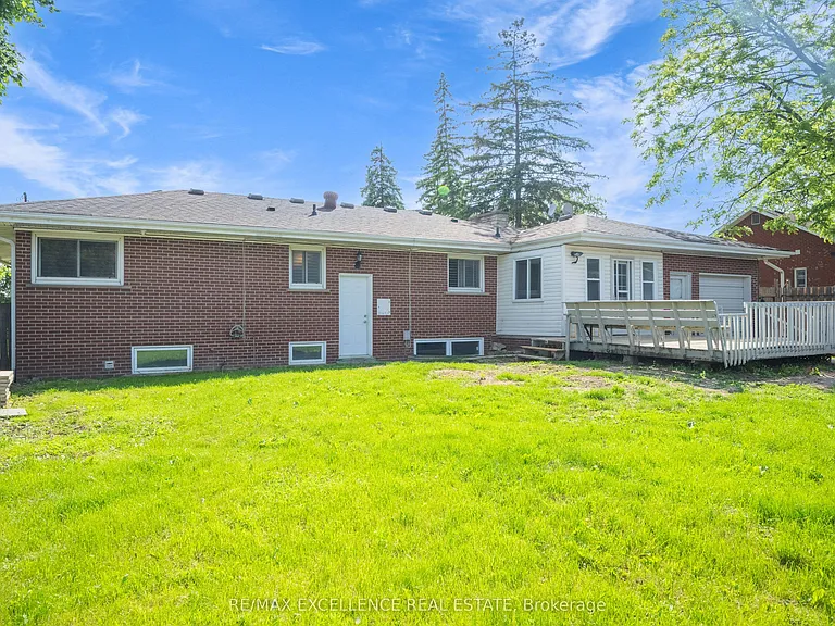 166 McLaughlin Rd S — Photo 35
