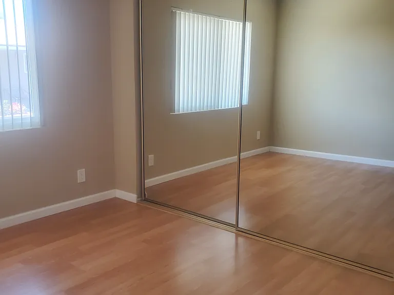 1250 Hillandale Ave — Photo 6