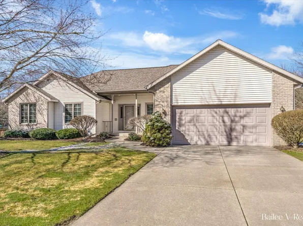 4909 Cedarcrest Ct NE, Grand Rapids, MI 49525