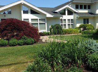 167 Wagstaff Ln, West Islip, NY 11795