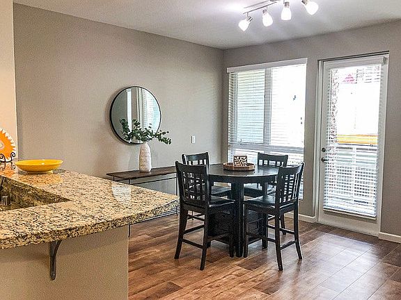 4th image of 21301 Erwin St Unit 328