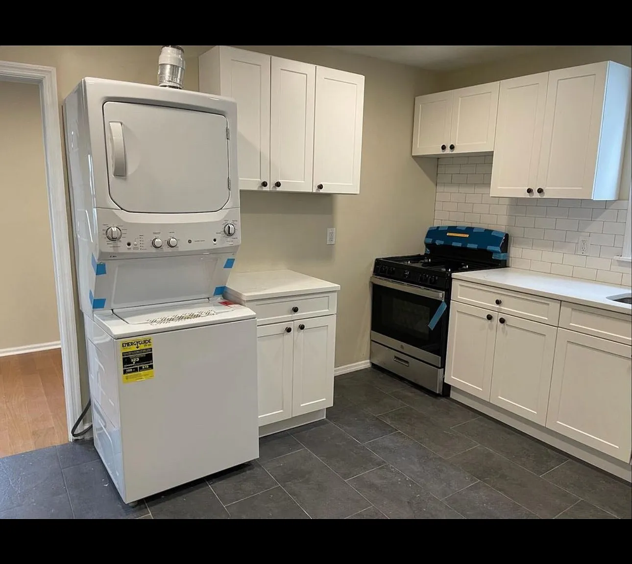 3 bed, 1200 sqft, $3,500 — Photo 2