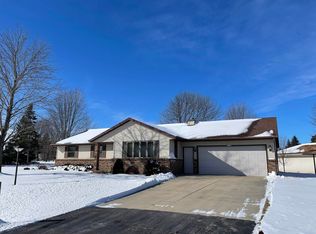 N9649 Shepherd Ln, APPLETON, WI 54915