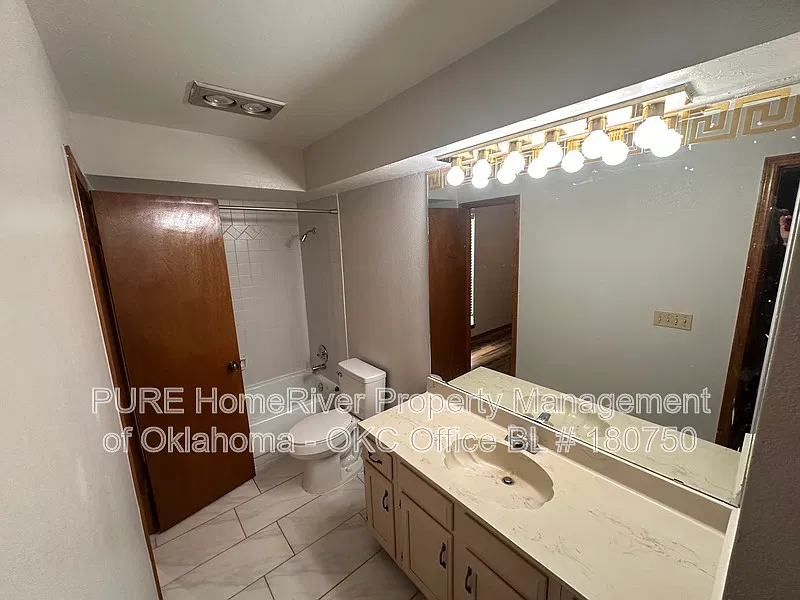 2 bed, 2.0 bath, 1105 sqft, $1,295 — Photo 4