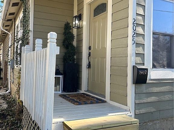 3rd image of 2025 Sheffield St