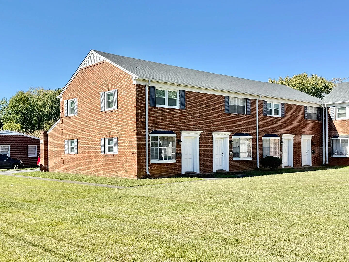 Adorable 2 Bedroom Convenient to I-29, Shopping & More! - Fall Move in Special! — Photo 1