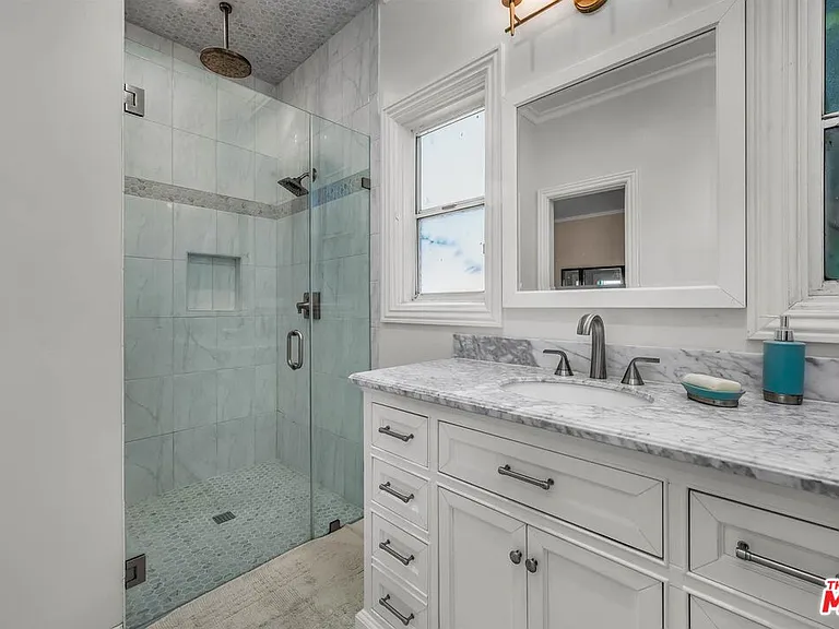 10736 Ashton Ave — Photo 10
