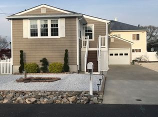 13 Pinecrest Dr, Toms River, NJ 08753