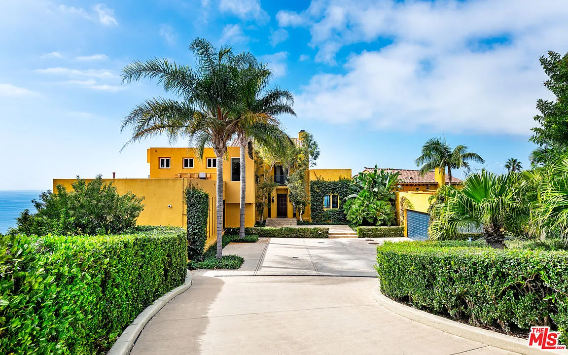 Building Photo - 3235 Rambla Pacifico