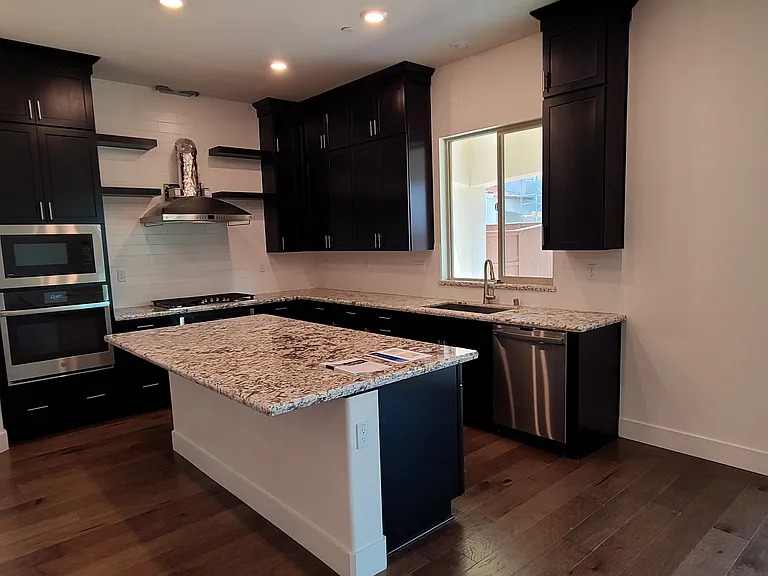 2208 Randolph Pl — Photo 9