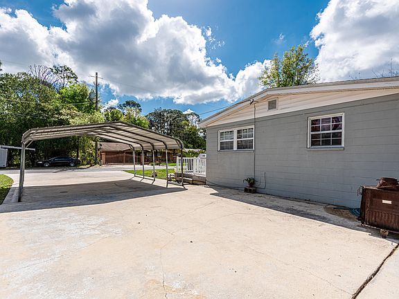 4th image of 4036 Packard Dr