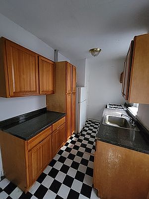 1st image of 416 E 17th St #G1