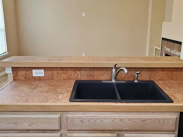 2715 Falling Forest Ct — Photo 21