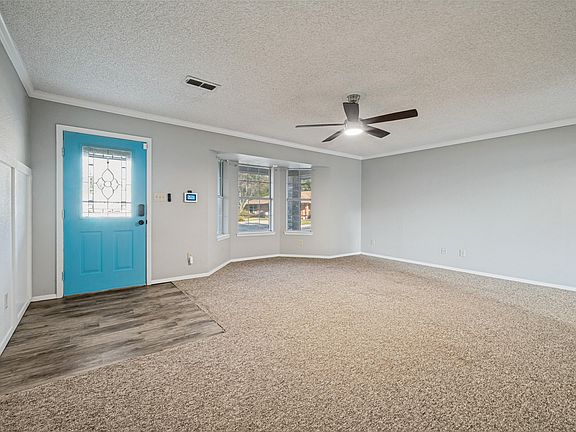 4th image of 101 Sara Ct