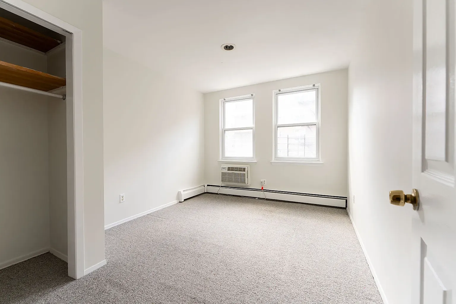 3722 Blackstone Avenue — Photo 4
