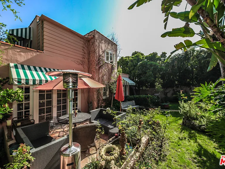 1367 N Beverly Dr — Photo 44