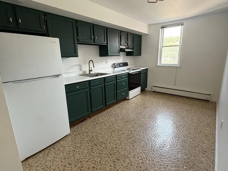 132 E Main St #3A — Photo 2