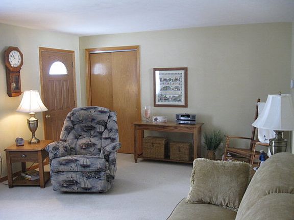3rd image of 10915 Eastview Ave