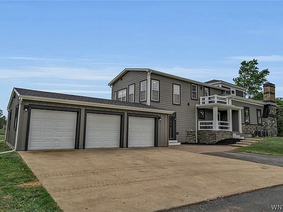 4th image of 664 Davis Rd
