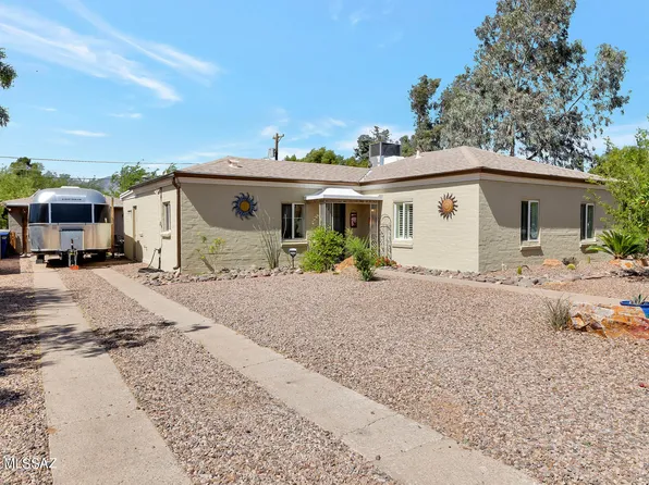 3941 E Desmond Ln, Tucson, AZ 85712