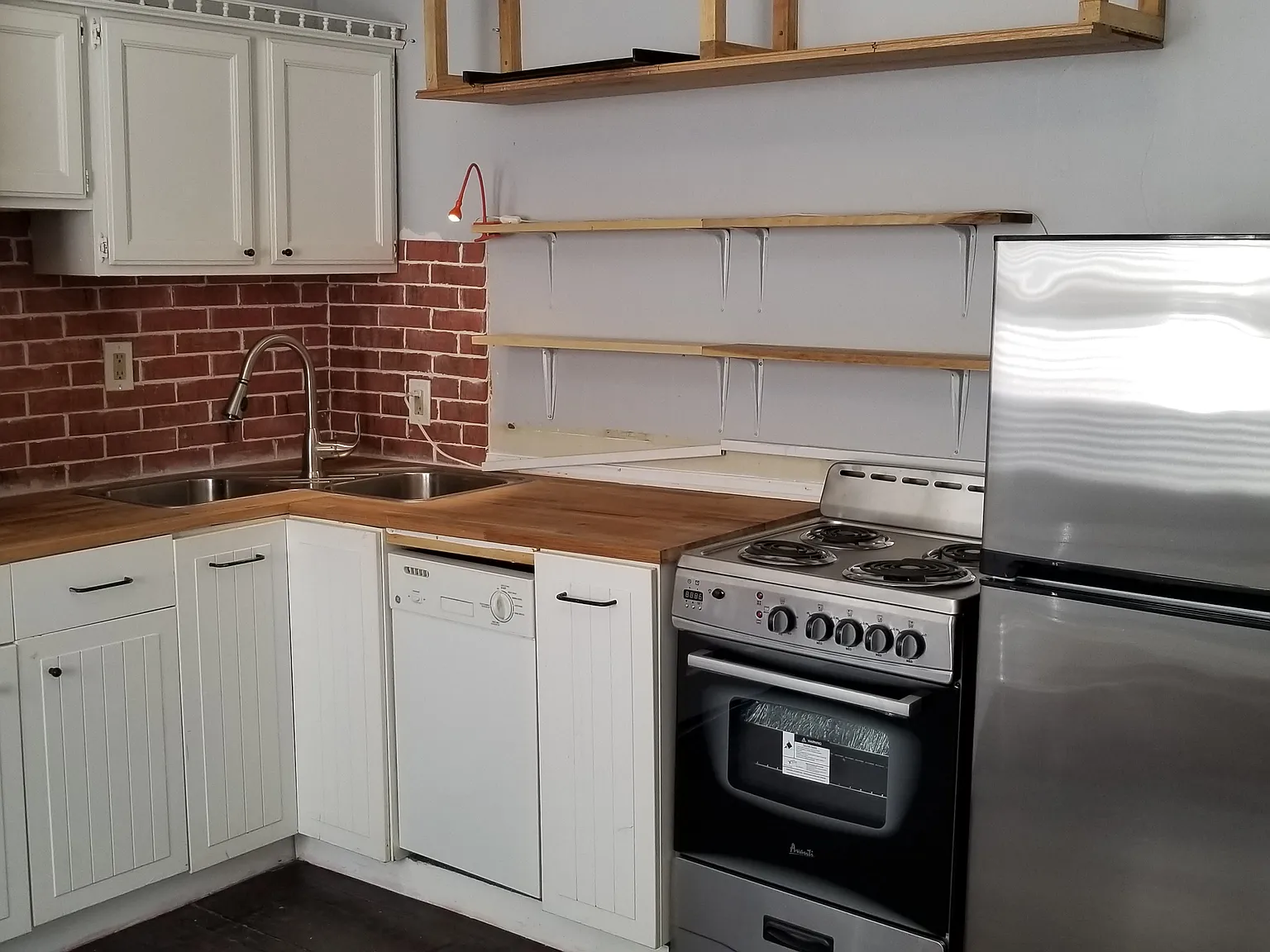 747 Durant Place — Photo 2