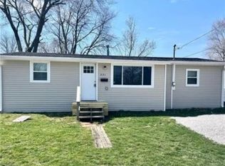 221 Woodlawn Ave, Mattoon, IL 61938
