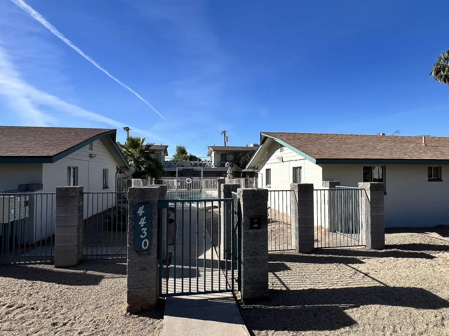 2 bed, 1000 sqft, $1,399 — Photo 2