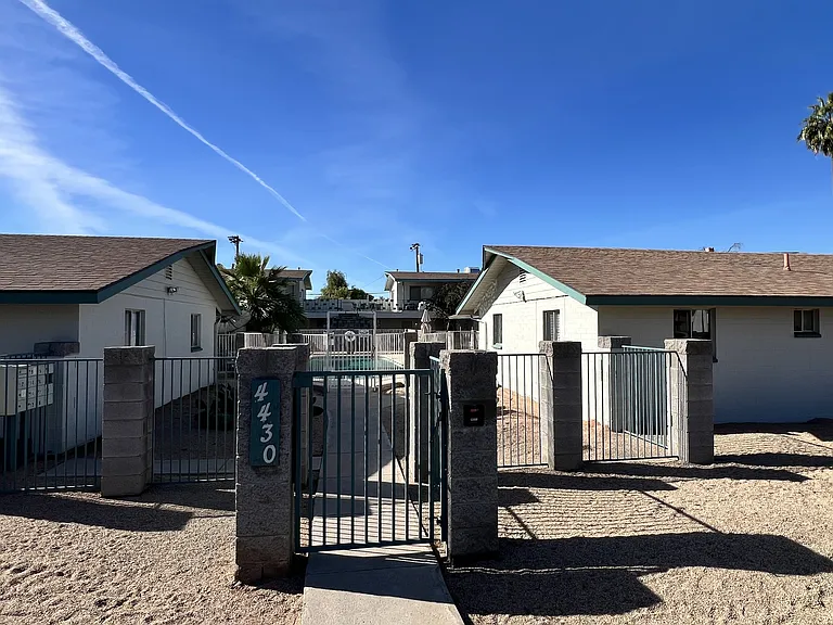 4425 N 8th Ave #8 — Photo 31