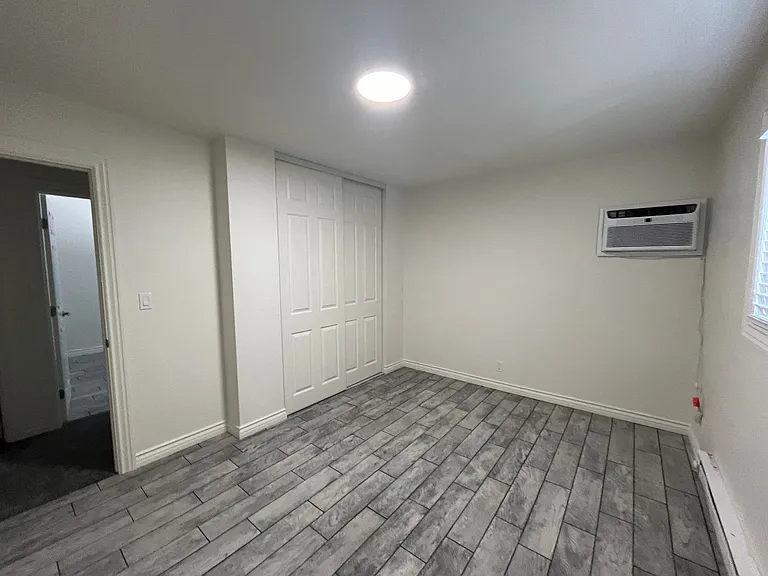 212 Hanby Ave — Photo 8