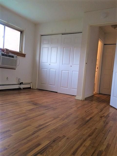 2nd image of 131 Willow Ave