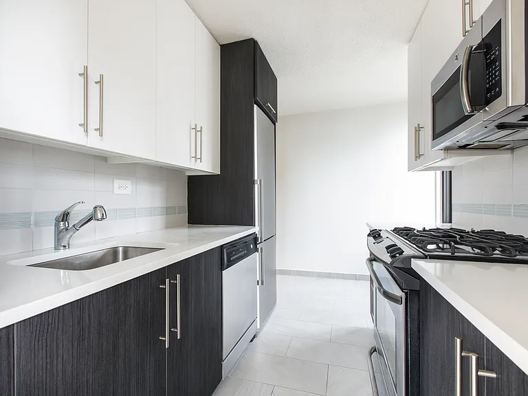 300 E 34th St #27K — Photo 24