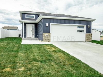908 27th Ave W, West Fargo, ND, 58078