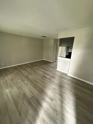 2021 Cambridge Dr #9 Photo 1 2021 Cambridge Dr #9 Photo 1