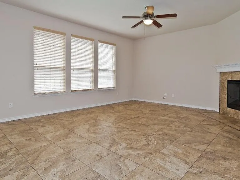 506 Port Royale Way — Photo 3